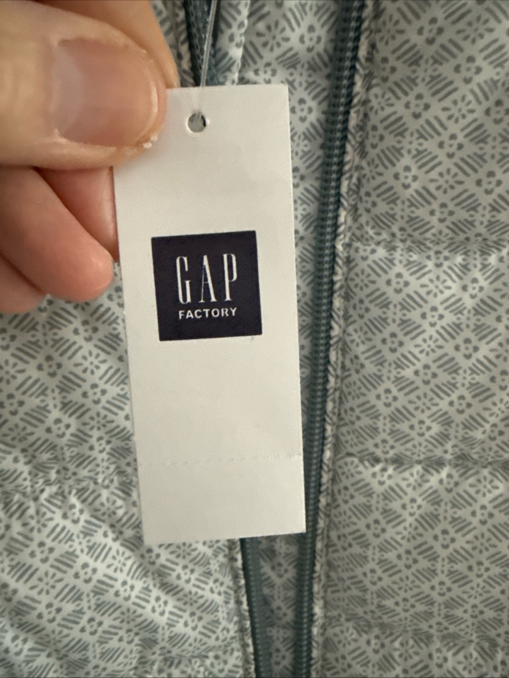 NWT GAP Puffer Vest Women’s S Small Blue Grey Print - Picture 6 of 15